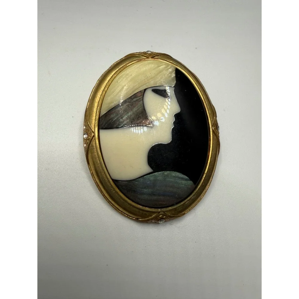 Vintage Art Deco Mother of Pearl Abalone Shell Cameo Brooch Gold Tone Rhinestone